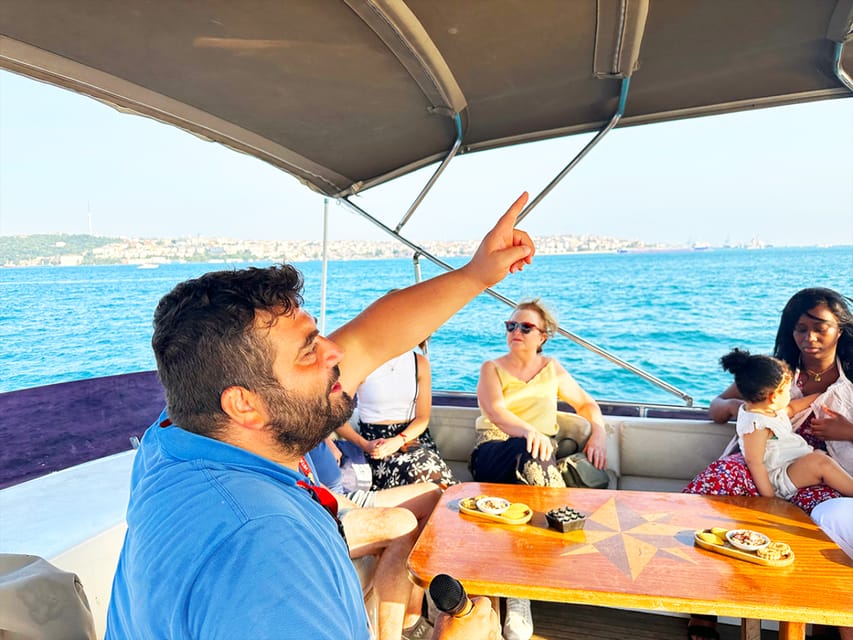Istanbul: Bosphorus and Golden Horn Sunset Yacht Cruise