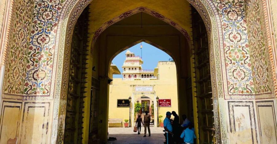 Jaipur Day Tour With Personal Tour Guide and Driver
