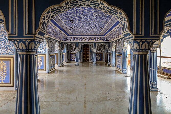 Jaipur: Discover Pink City on TukTuk (Guided Tour & Food Tasting) - Exploring Jaipurs Iconic Landmarks