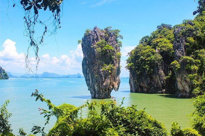 James Bond + Hong Islands + Sightseeing + Canoe
