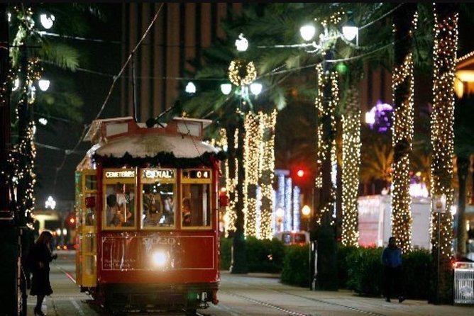Jingle Bells New Orleans History and Drinks Walking Tour