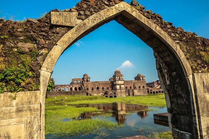 Jyotirlinga Journey: Indore to Omkareshwar Private Day Trip