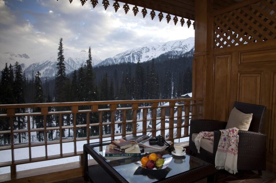 Kashmir: 5-Day Tour With Houseboat Stay and Transfers - Tour Overview