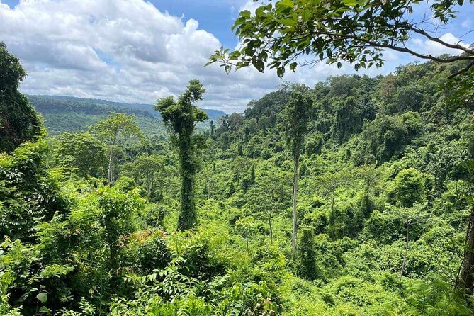 Kbal Spean Lingar River, Banteay Srei Temple & Pre Rup Tour
