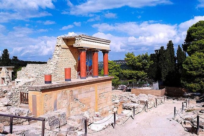 Knossos Palace & the Archaeological Museum of Heraklion (With Transfer) - Overview of the Tour