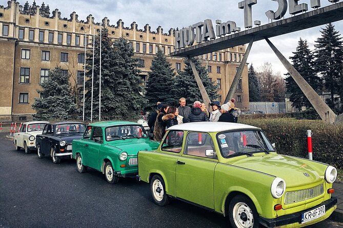 Krakow: 1.5h Crazy Tour of Nowa Huta District in a Communist Car