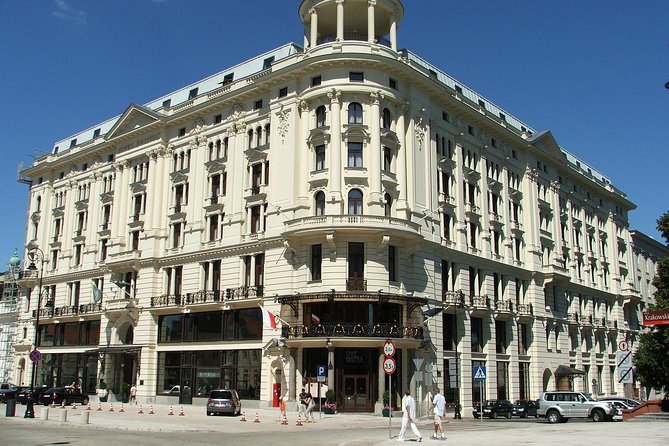 Krakowskie Przedmieście: a Self-Guided Audio Tour Down This Historical Street - Walking Through Krakowskie Przedmieście