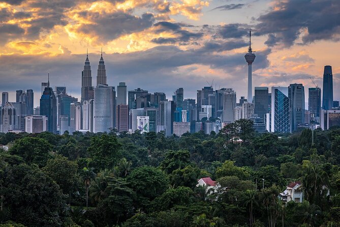 Kuala Lumpur Sunrise Tour With Breakfast Teh Tarik & Roti Canai