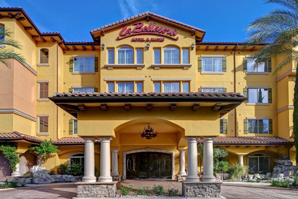 La Bellasera Hotel & Suites Review