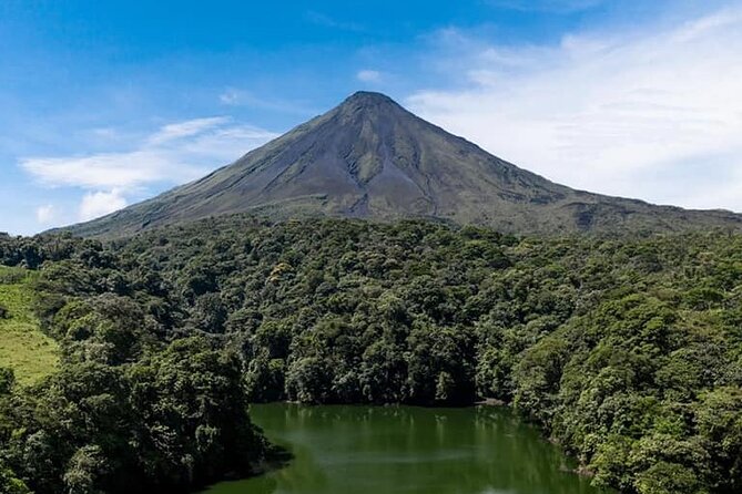 La Fortuna Waterfall & Arenal Volcano Hike - Exploring La Fortuna Waterfall