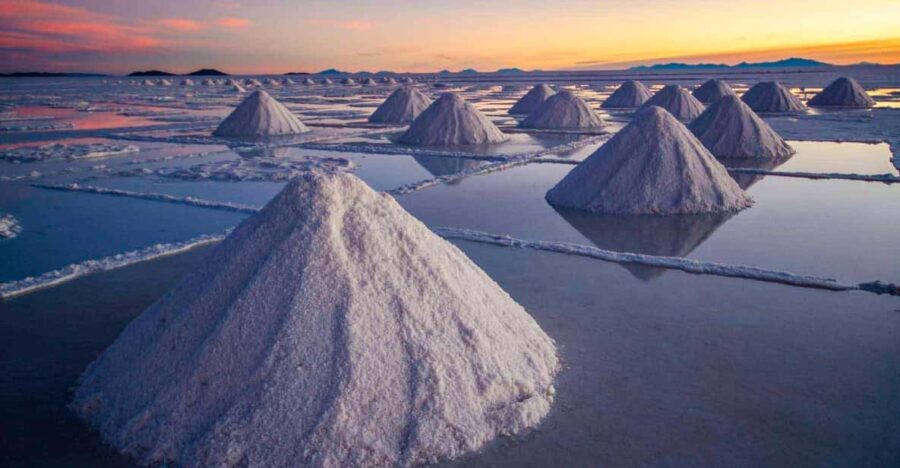 La Paz: Uyuni Salt Flat and Incahuasi Island |5 Days| by Bus