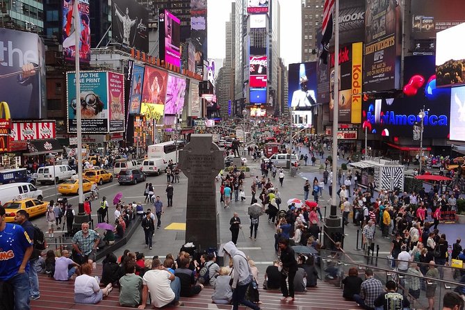 Lady Liberty 60 Min Cruise and Dining Experience in Times Square