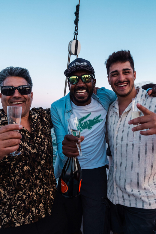 Lagos: Sunset Sail Aboard a Traditional Boat With Prosecco - Activity Overview