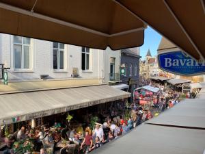 Le Bistro - Location and Accessibility
