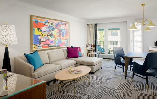 Le Parc at Melrose - Hotel Overview