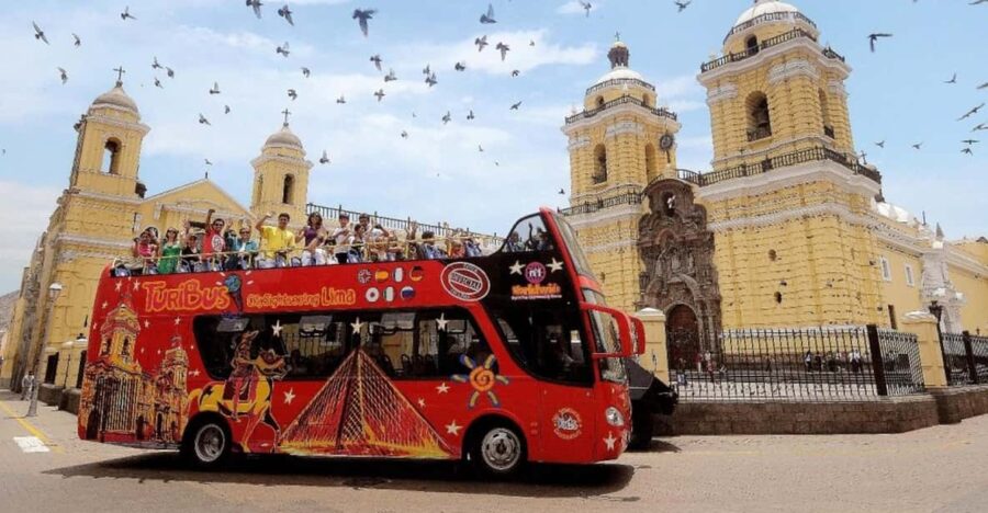 Lima: Panoramic Sightseeing Bus, Walking, and Catacombs Tour