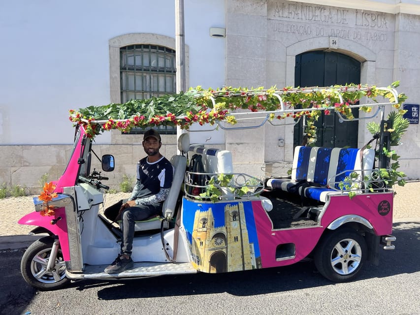 Lisbon: 2-HOUR Guided Tuk Tuk Tour in Old Town & City Center