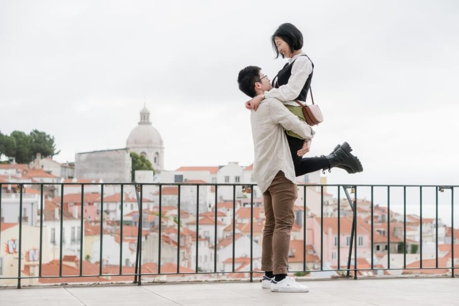 Lisbon: Cinematic Photoshoot With Local Photographer Guide
