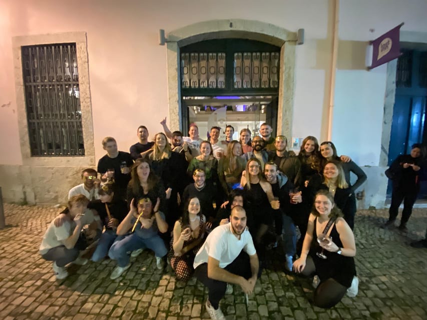 Lisbon: Guided Pub Crawl, Unlimited Drinks & VIP Club Entry