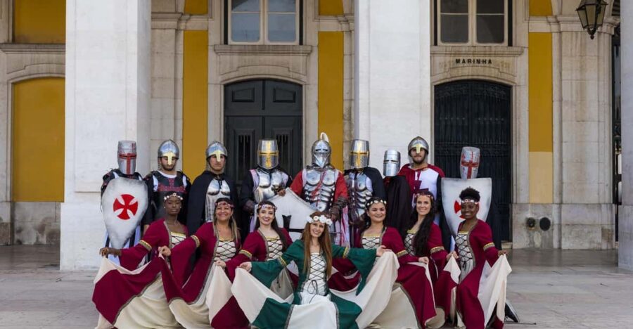 Lisbon: Historical Show of Portugal With Dinner Included
