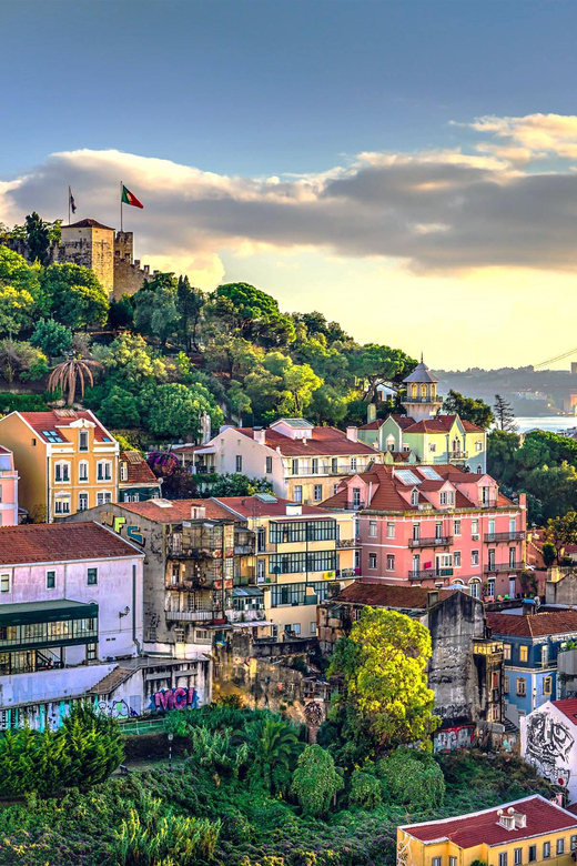 Lisbon: Private City Highlights Tour With Tram and Boat Ride