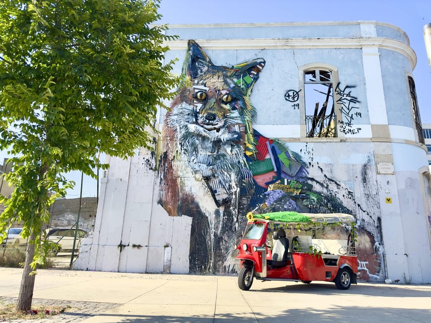 Lisbon: Sightseeing City Tour by Tuk-Tuk