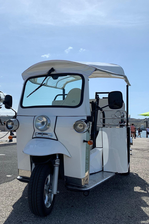 Lisbon TukTuk Tour – Fun and Local – Best Instagram Spots