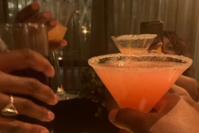 Locals Favorite Foodie and Cocktails Tour of Savannah