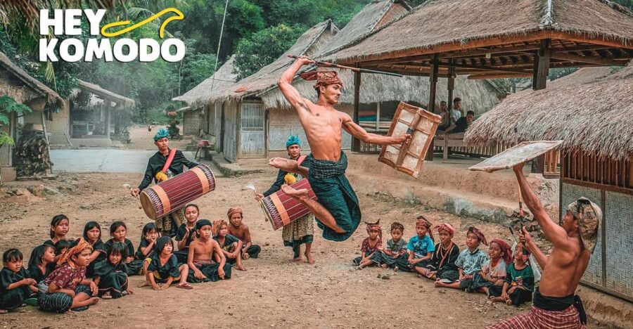 Lombok: Traditional Culture of Sasak & Beach Tour With Lunch