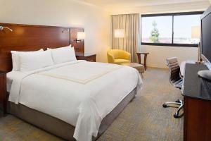Los Angeles Marriott Burbank Airport - Hotel Overview