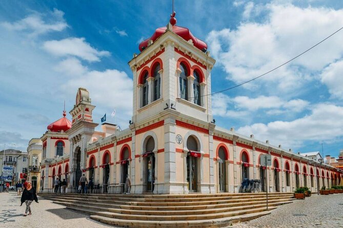 Loulé Market and Town Half-Day Bus Round Trip From Albufeira