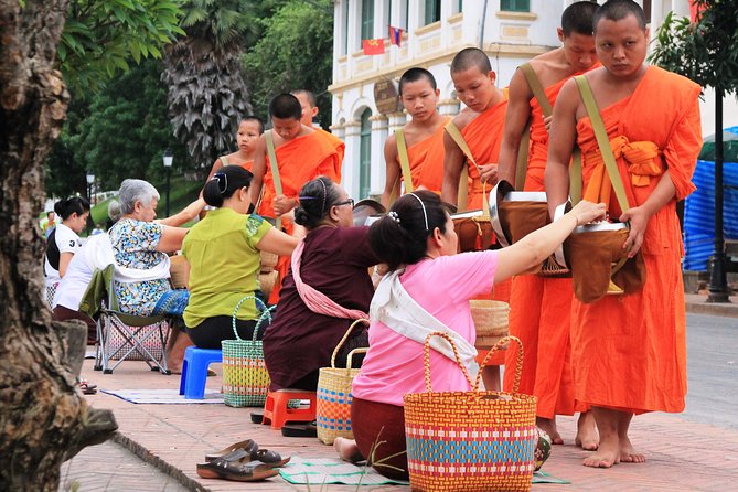 Luang Prabang Early Morning Alms Giving and Wet Market - Overview of the Experience