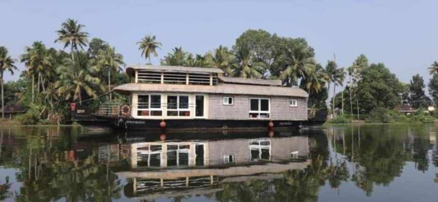 Luxurious, Overnight Alleppey Houseboat Tour (02 Days)