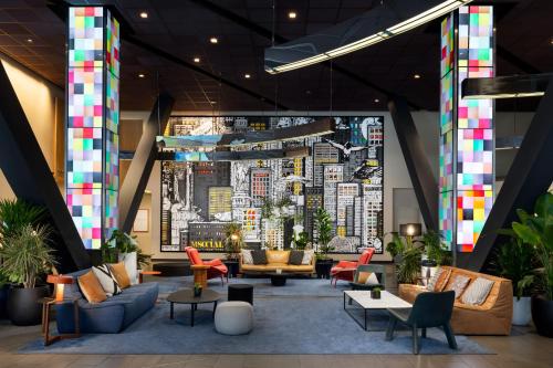 M Social Hotel Times Square New York - Exceptional Location and Proximity