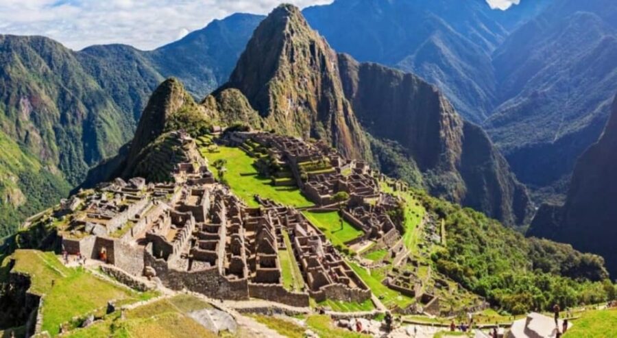 Machu Picchu 1 Day Adventure + Lunch