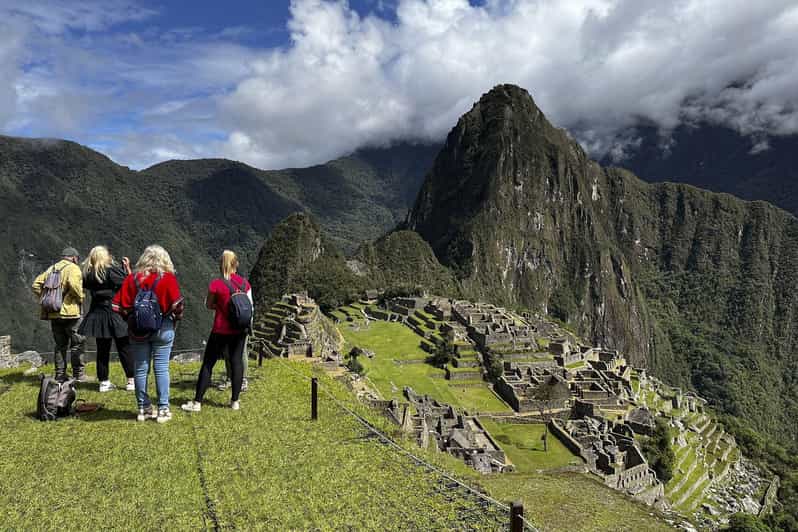 Machupicchu 4D and 3N Includes Zip Lining and Rafting.