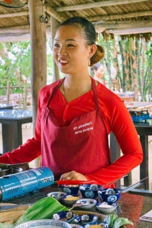 Market Tour, Basket Boat Ride and Cooking Class in Hoi An