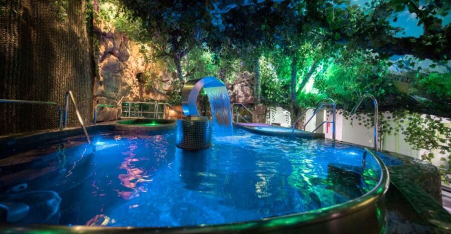 MedelIín: Full Body Massage and Water Therapy Experience