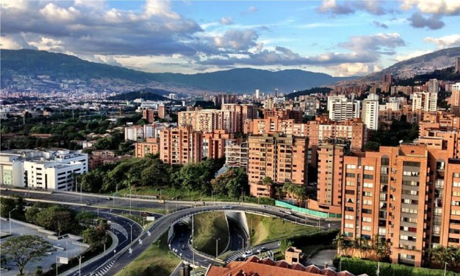 Medellín: City Helicopter Tour