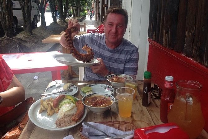 Medellin City Tour With Cable Car, Lunch, and Fernando Botero's