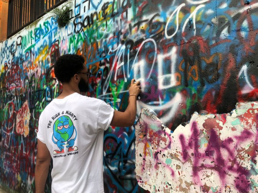Medellín: Comuna 13 Tour With Spray Painting and Ice Cream - Tour Overview