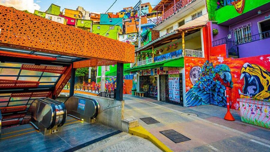Medellin: Graffiti Tour Comuna 13 - Tour Overview