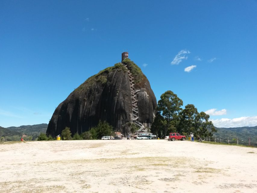 Medellin: Peñol Rock and Guatape Group Tour