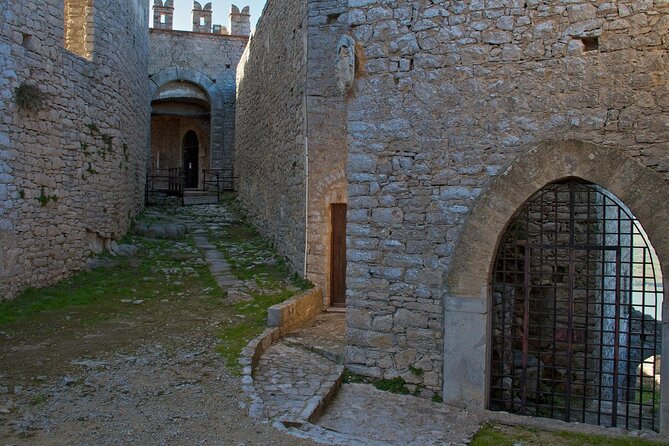 Medieval Castles Guided Tour of Caccamo and Cefalù, Full Day From Palermo.