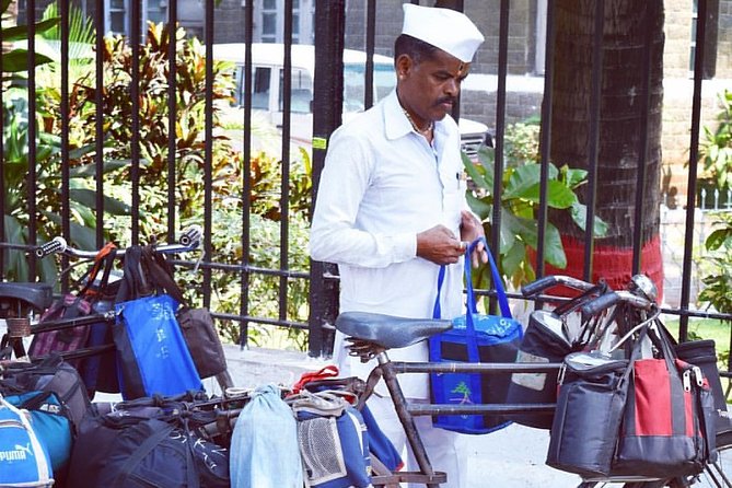 Meet the Dabbawalas on This Mumbai Heritage Walk - Experiencing the Dabbawala Delivery