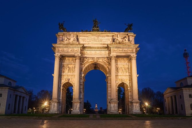 MILAN PRIVATE WALKING TOUR by NIGHT: AMAZING MILAN - 2 H - Overview of the Tour