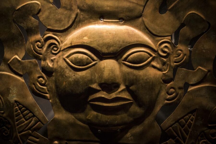 Miraflores: Guided Larco Museum Tour With Hotel Transfers
