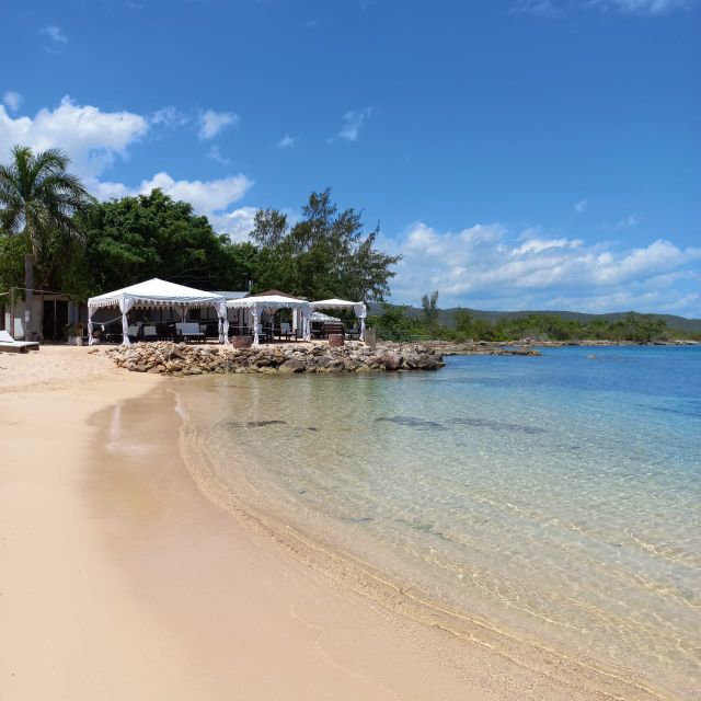 Montego Bay: Jungle River Tubing and Bamboo Beach Club Trip