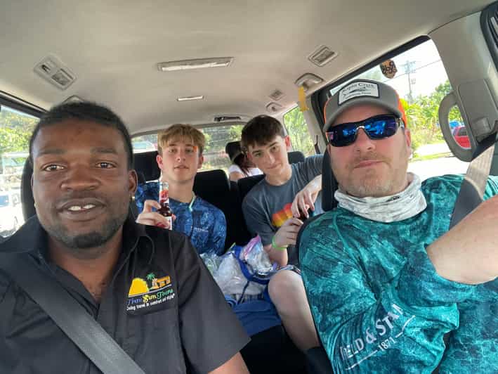 Montego Bay: Private Transfer From Airport to Negril