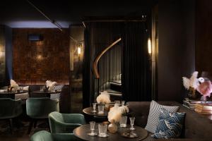 Moxy San Diego Gaslamp Quarter - Location and Nearby Attractions